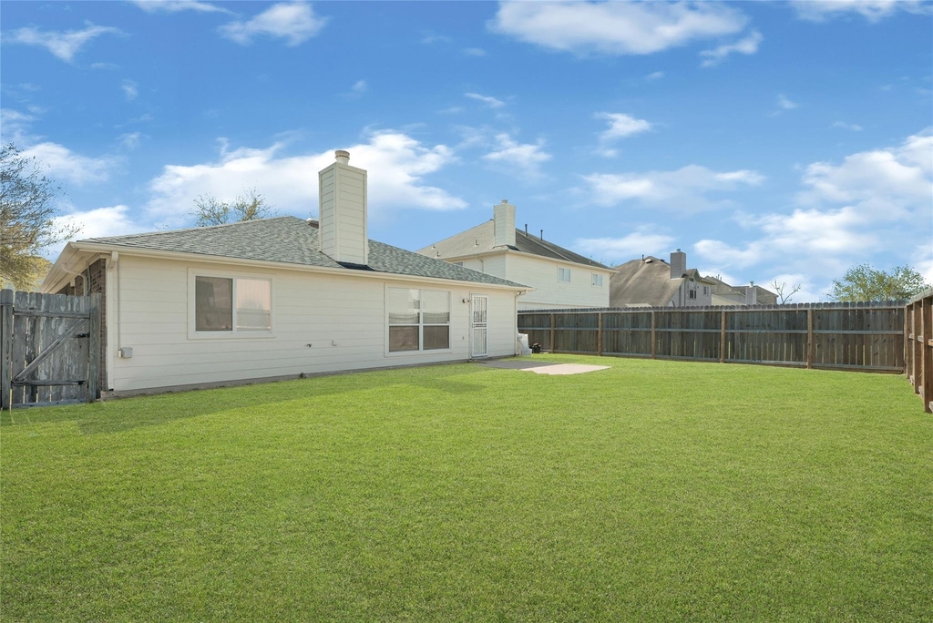 8123 Solara Bend - Photo 24