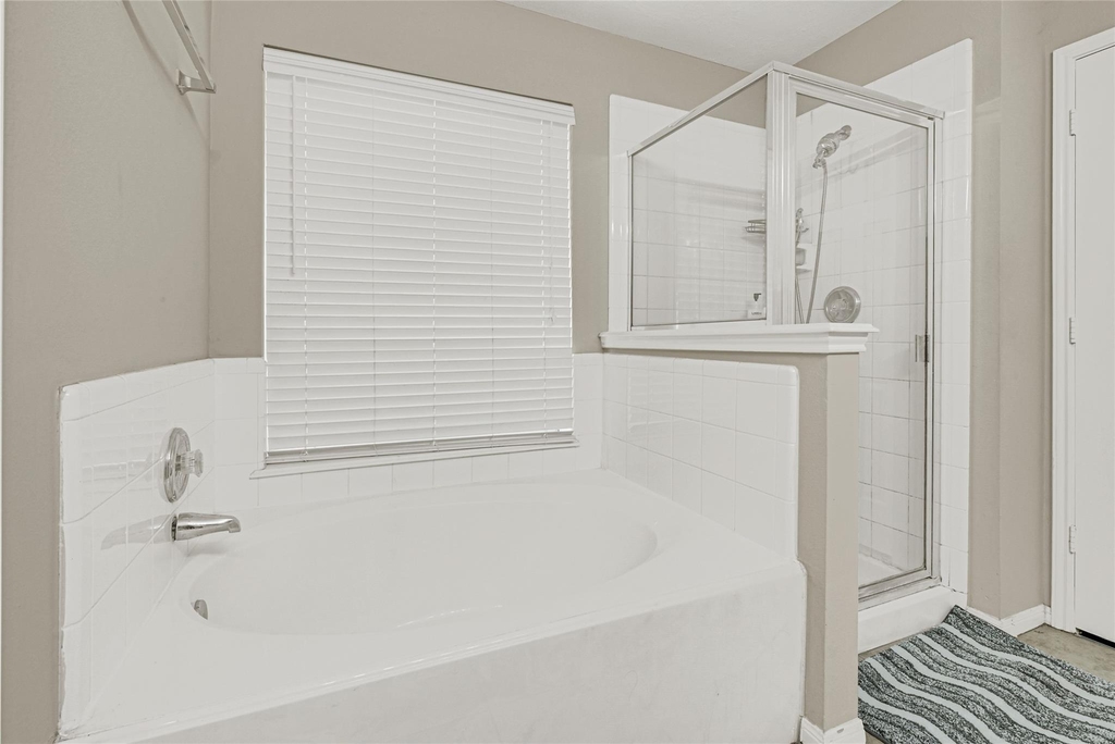 8123 Solara Bend - Photo 18