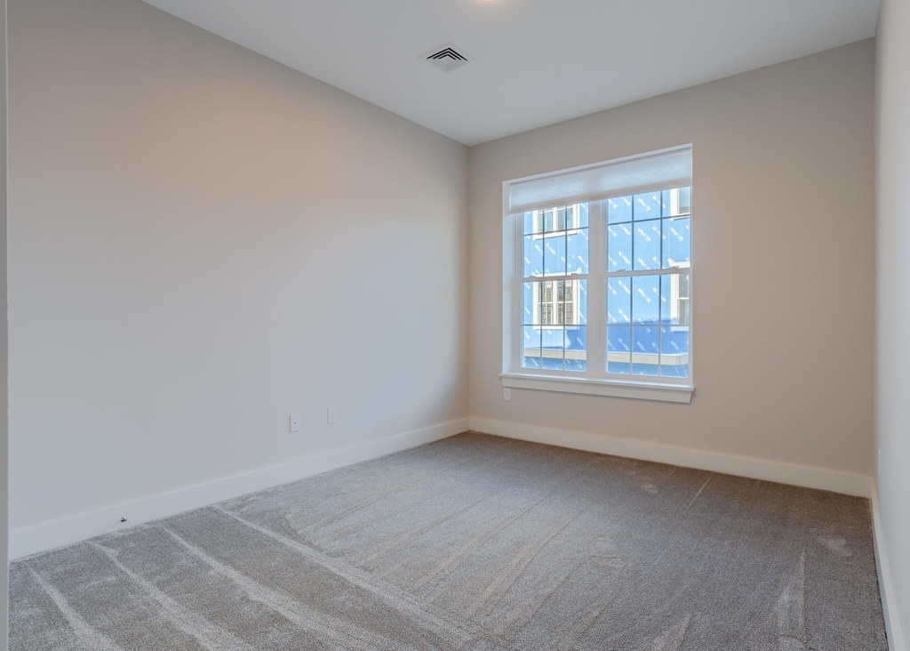 16 Sullivan - Photo 10