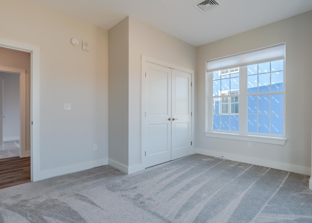 16 Sullivan - Photo 8