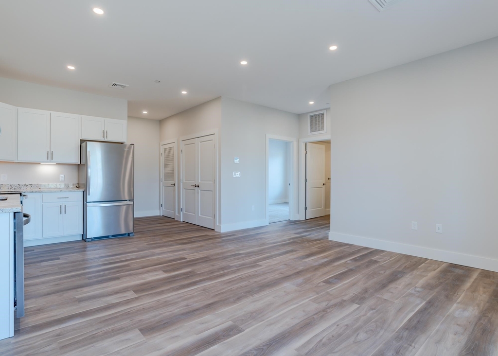 16 Sullivan - Photo 11