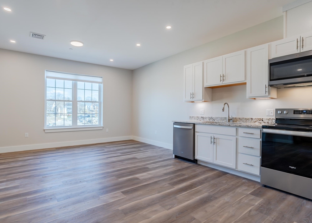 16 Sullivan - Photo 1