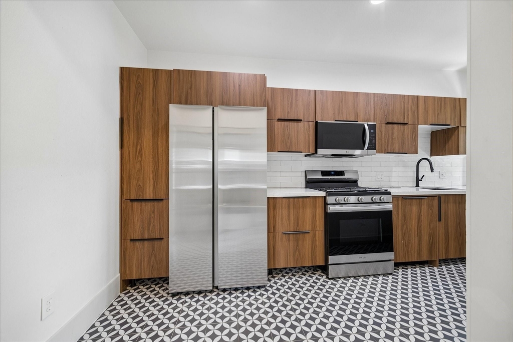 2408 White Oak Drive - Photo 3