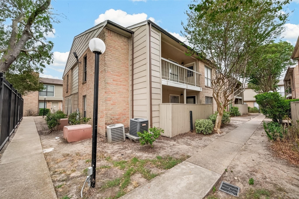 2120 Wilcrest Drive - Photo 26