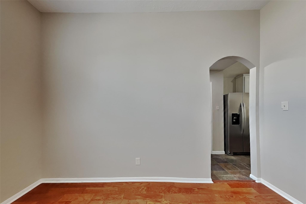 26905 Faircourt Drive - Photo 5