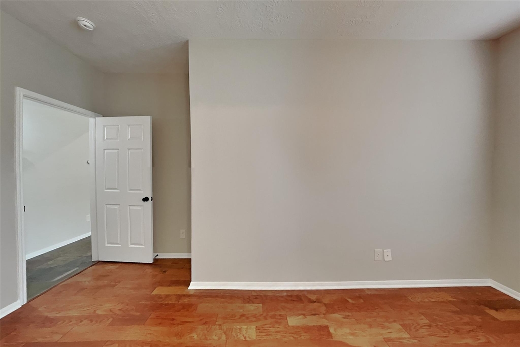 26905 Faircourt Drive - Photo 7