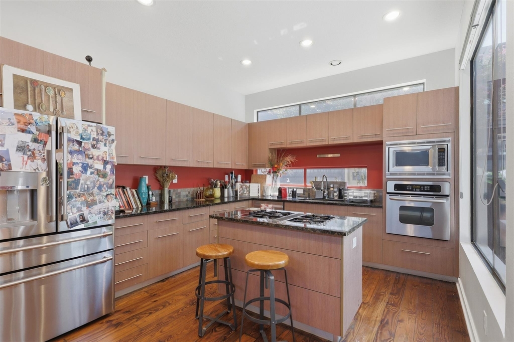 1326 W 24th Street - Photo 6