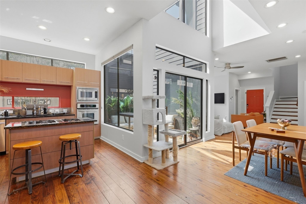 1326 W 24th Street - Photo 8