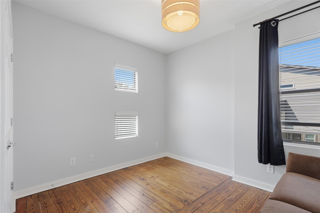 1326 W 24th Street - Photo 13