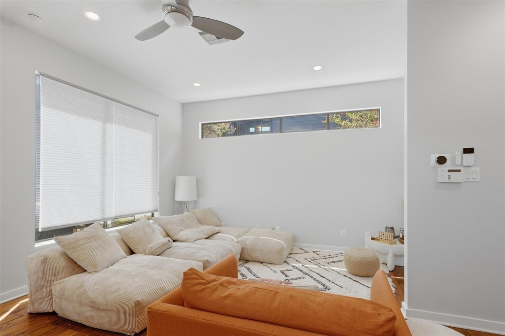1326 W 24th Street - Photo 2