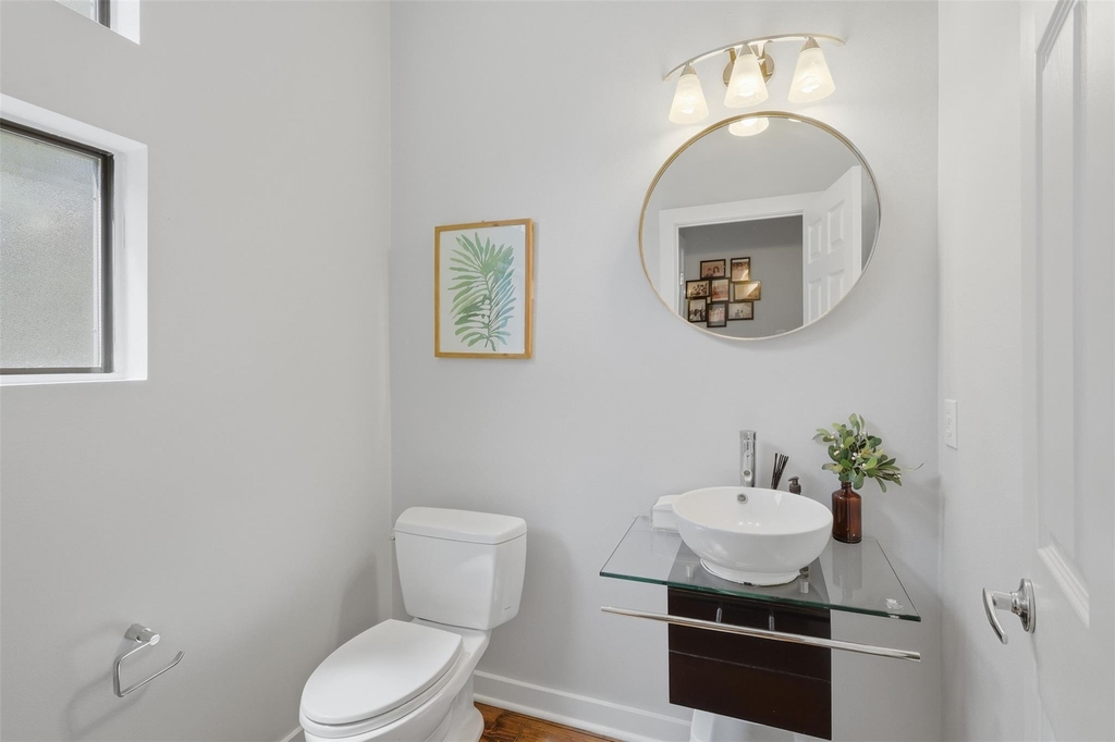 1326 W 24th Street - Photo 5