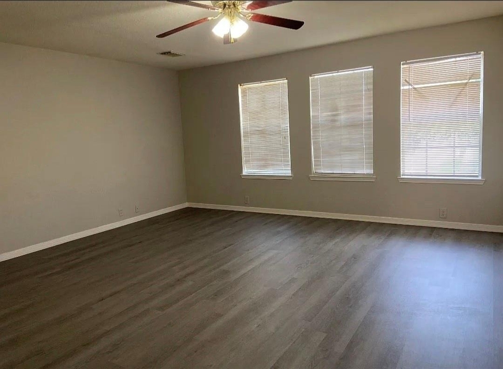 2751 Villa Del Street - Photo 8