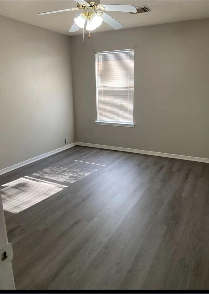2751 Villa Del Street - Photo 4