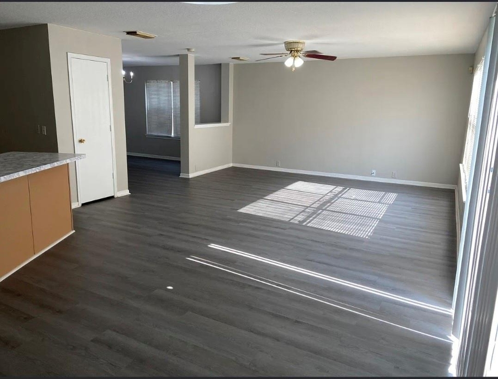 2751 Villa Del Street - Photo 11