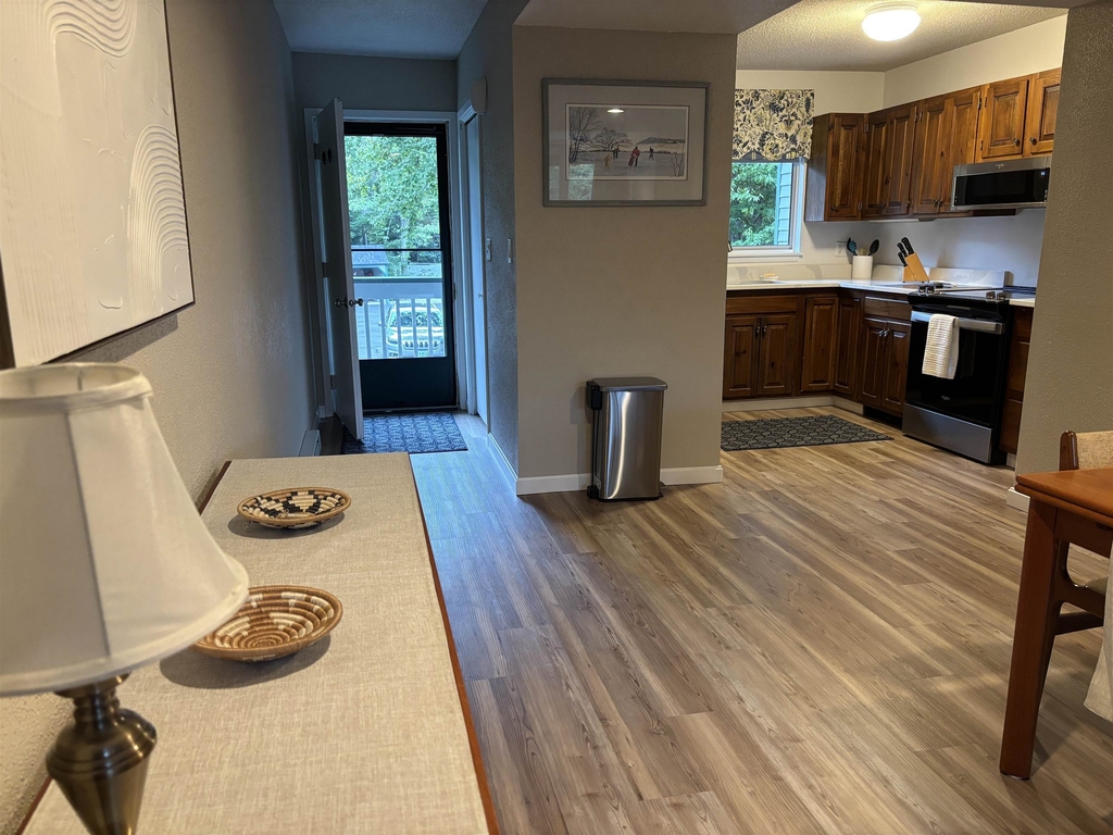 8 Emerson - Photo 6