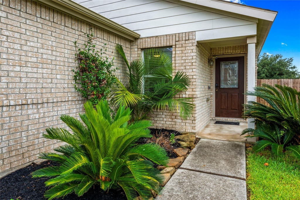 3023 Ribbon Creek Way - Photo 1