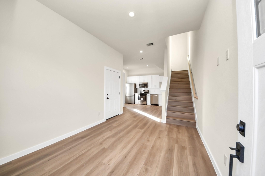 8025 Peachtree Street - Photo 4
