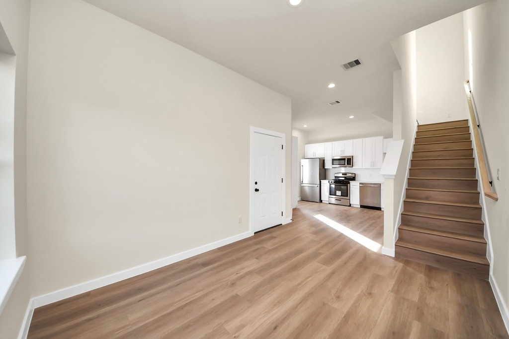 8025 Peachtree Street - Photo 5