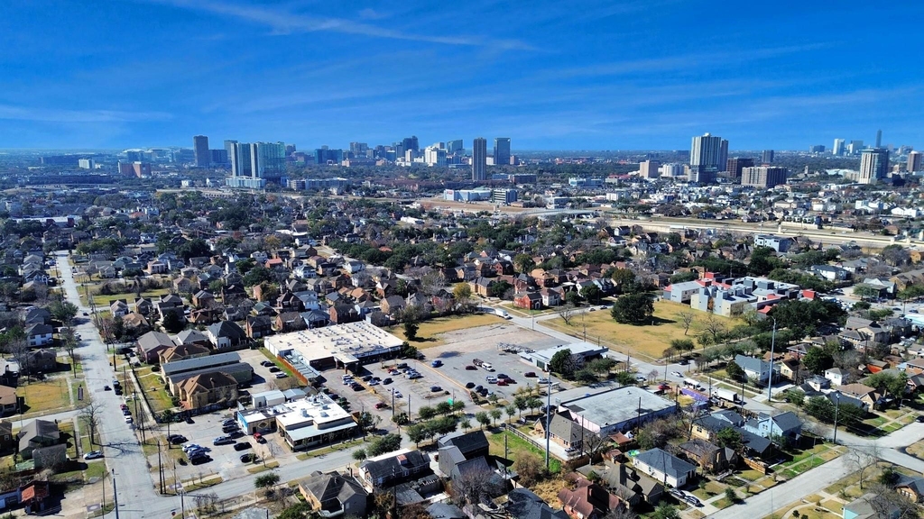 8025 Peachtree Street - Photo 38