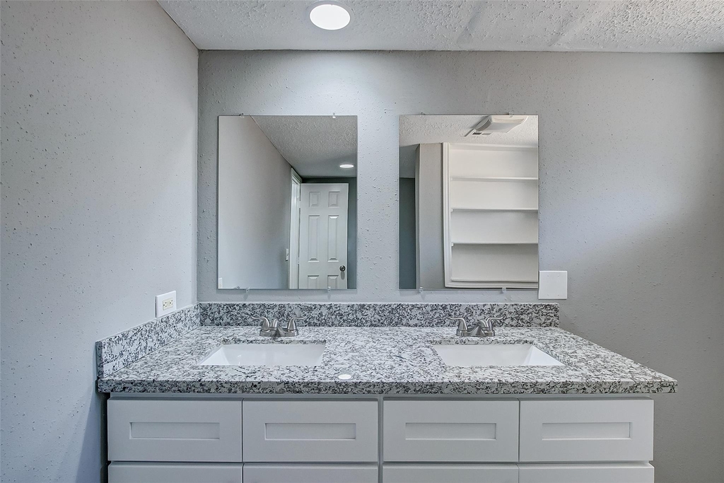 2323 Tinechester Drive - Photo 15