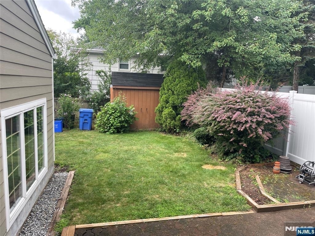 114 Sunset - Photo 16