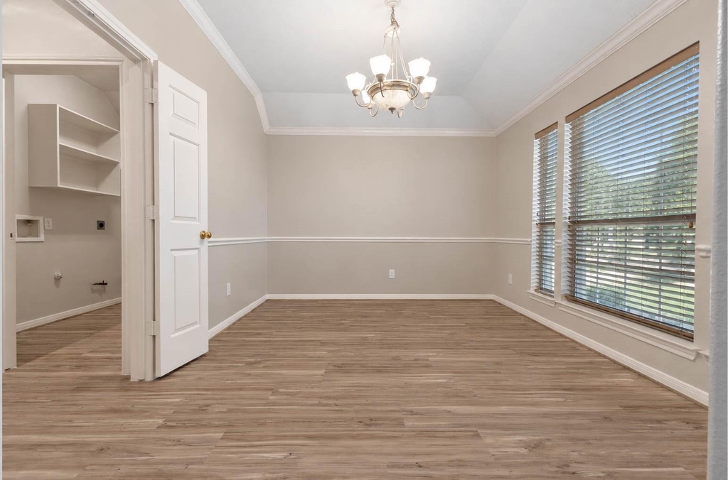 3207 Hickory Knoll Drive - Photo 4