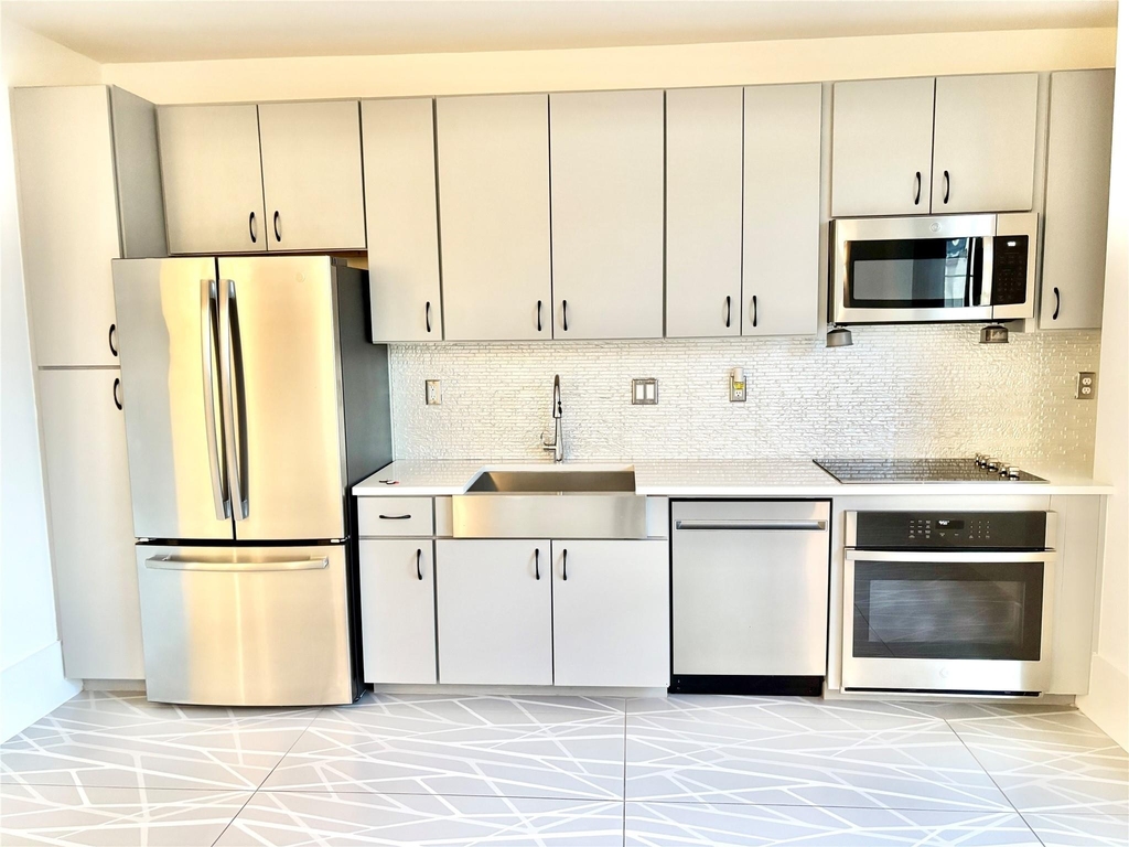 2201 Market Street - Photo 3