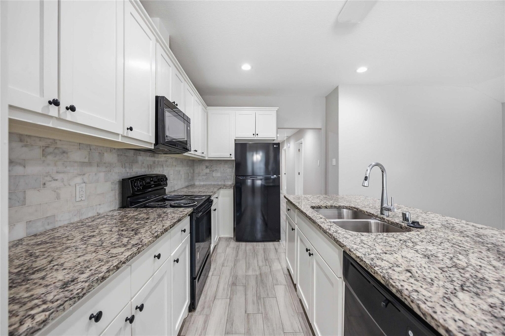 3425 Mount Pleasant Street - Photo 8