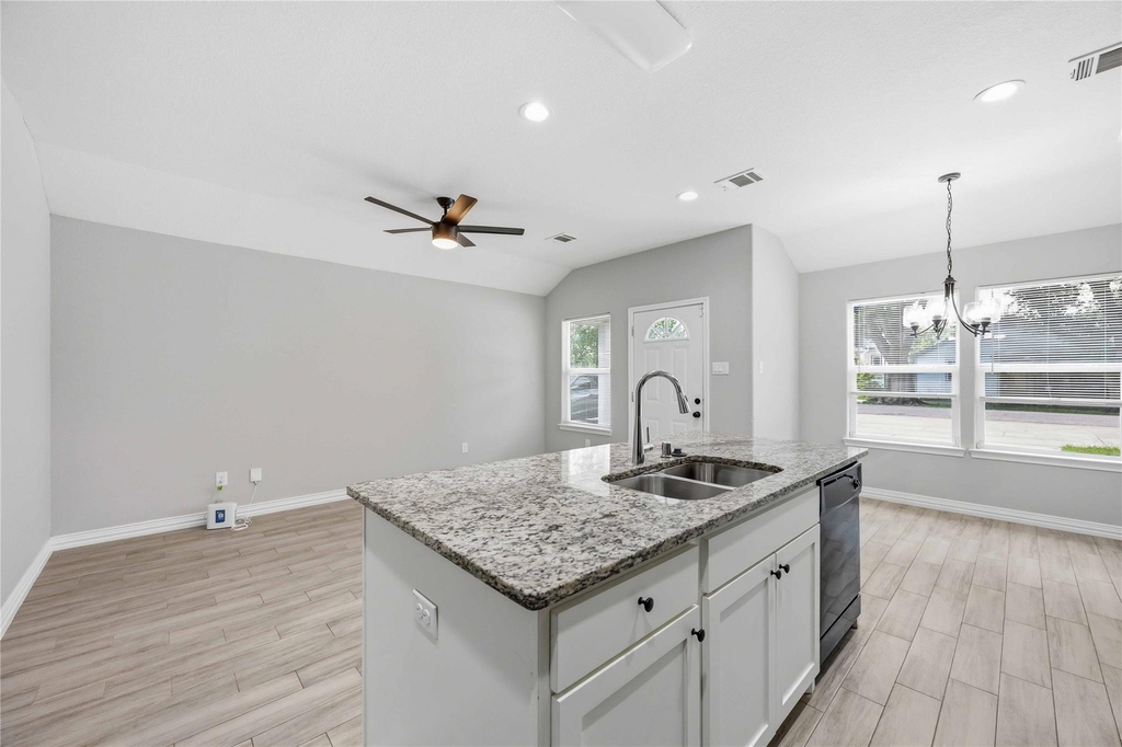 3425 Mount Pleasant Street - Photo 9