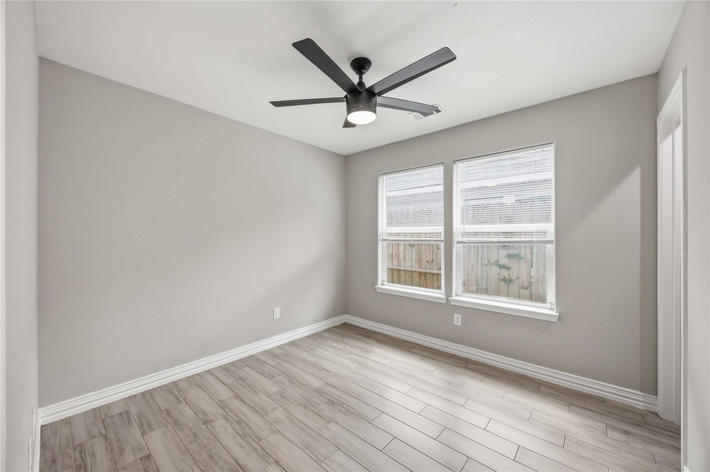 3425 Mount Pleasant Street - Photo 15