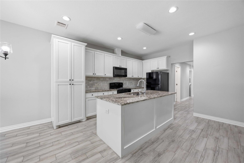 3425 Mount Pleasant Street - Photo 7