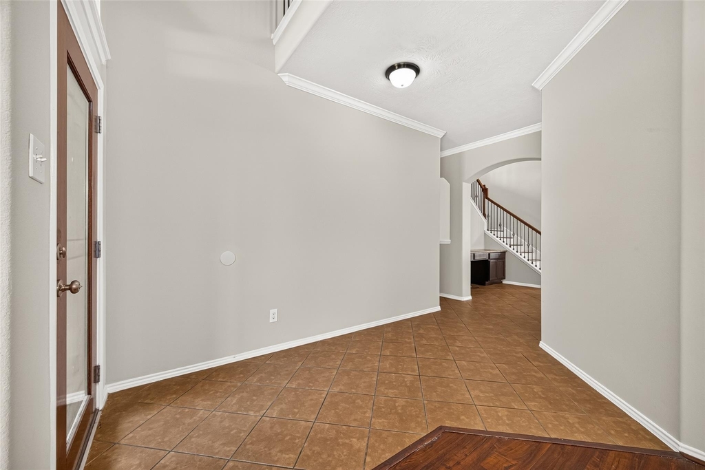 3508 Oakville Drive - Photo 7