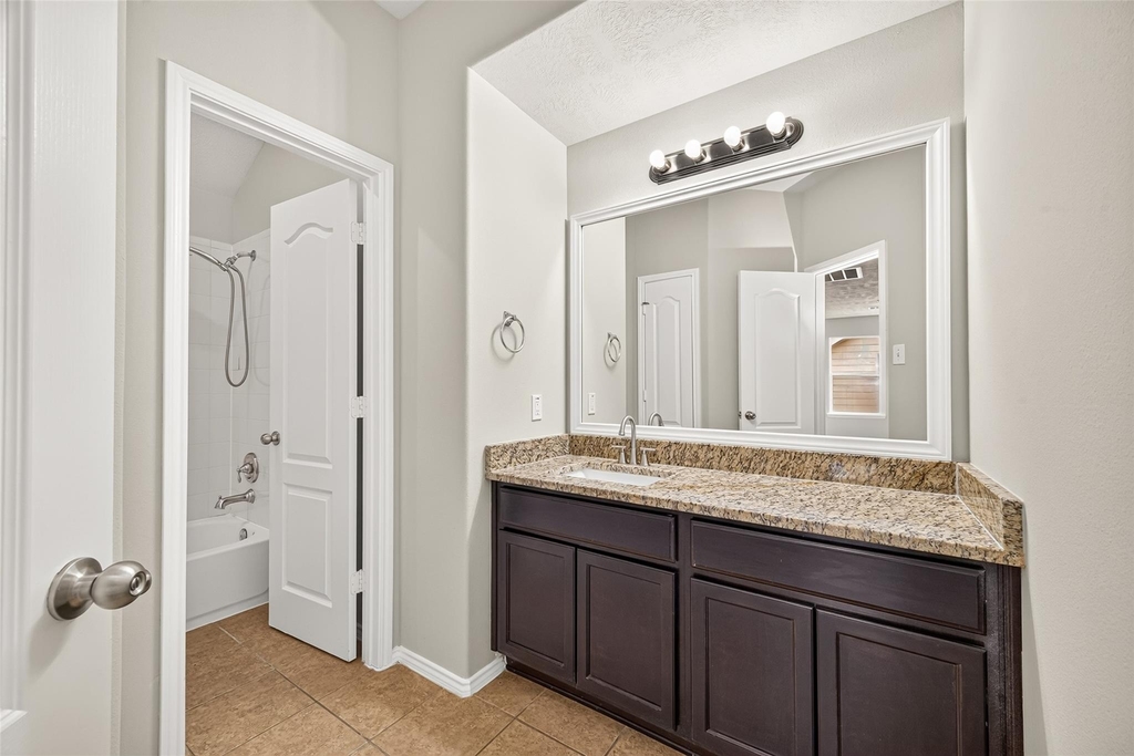 3508 Oakville Drive - Photo 41