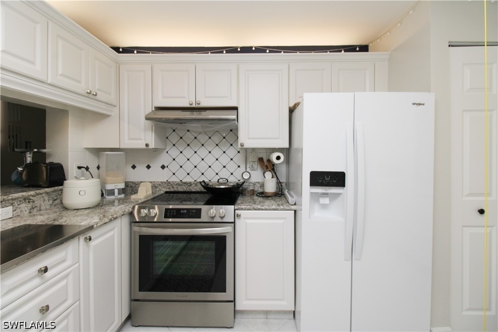 5767 Deauville Circle - Photo 11