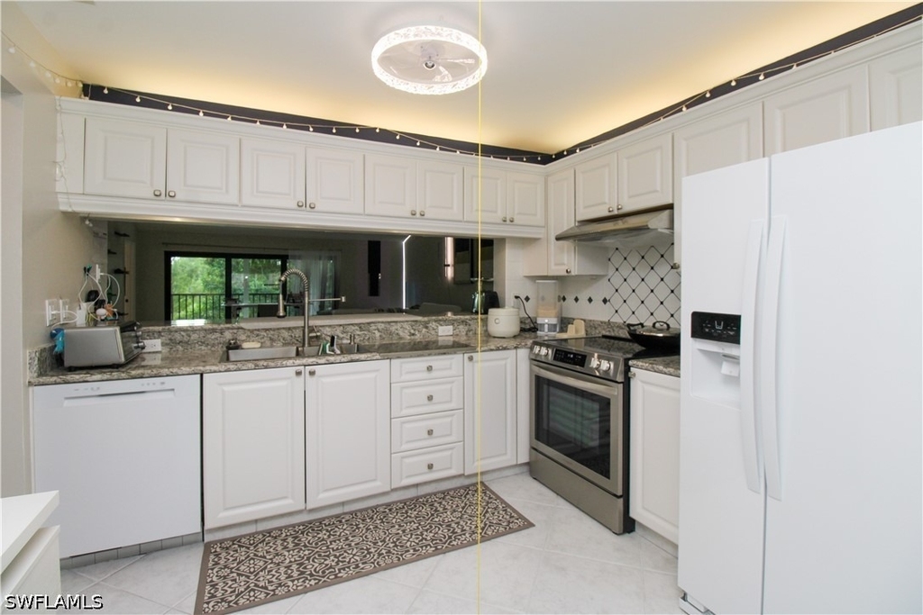 5767 Deauville Circle - Photo 17