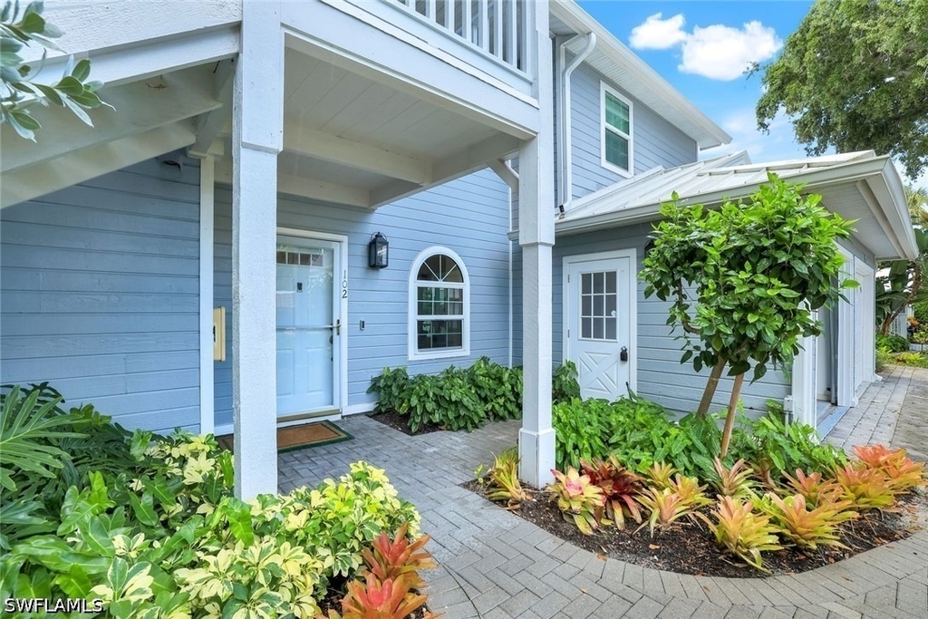 376 3rd Street S - Photo 2