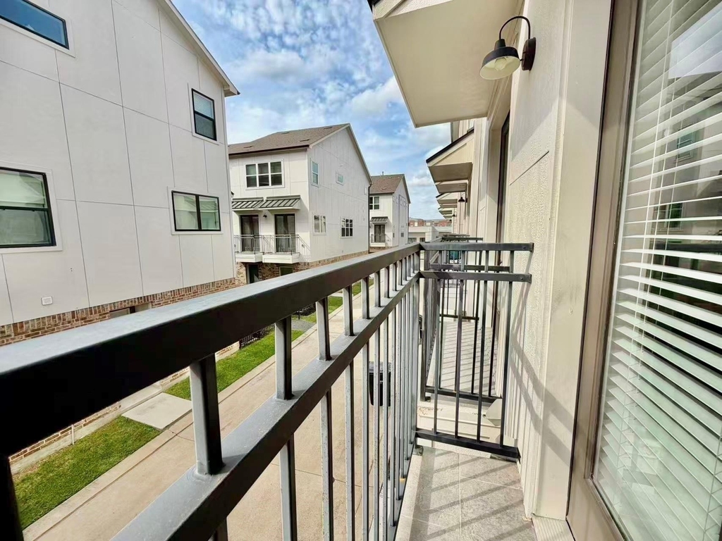 1254 N Post Oak Road - Photo 21