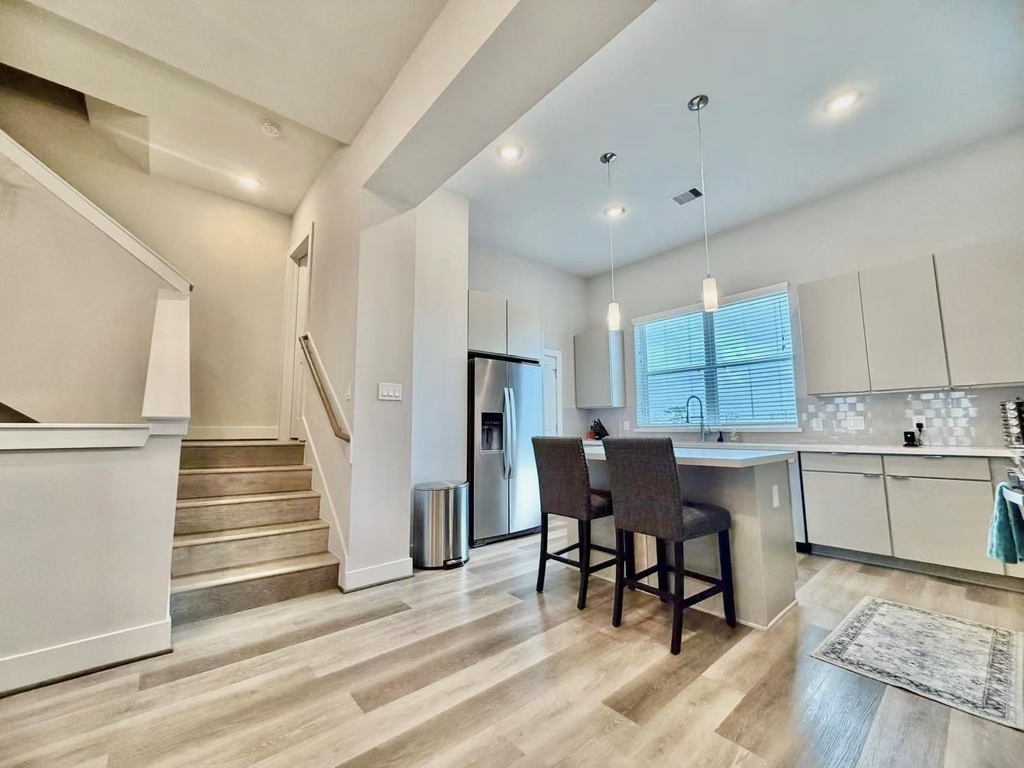 1254 N Post Oak Road - Photo 6