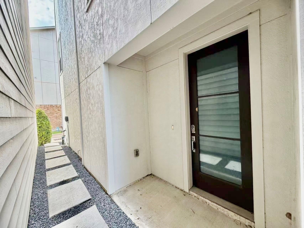 1254 N Post Oak Road - Photo 1