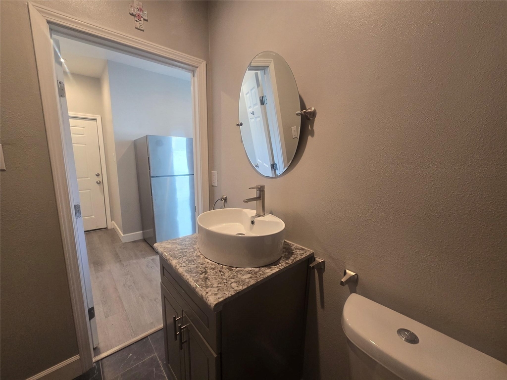 614 35th Street - Photo 5