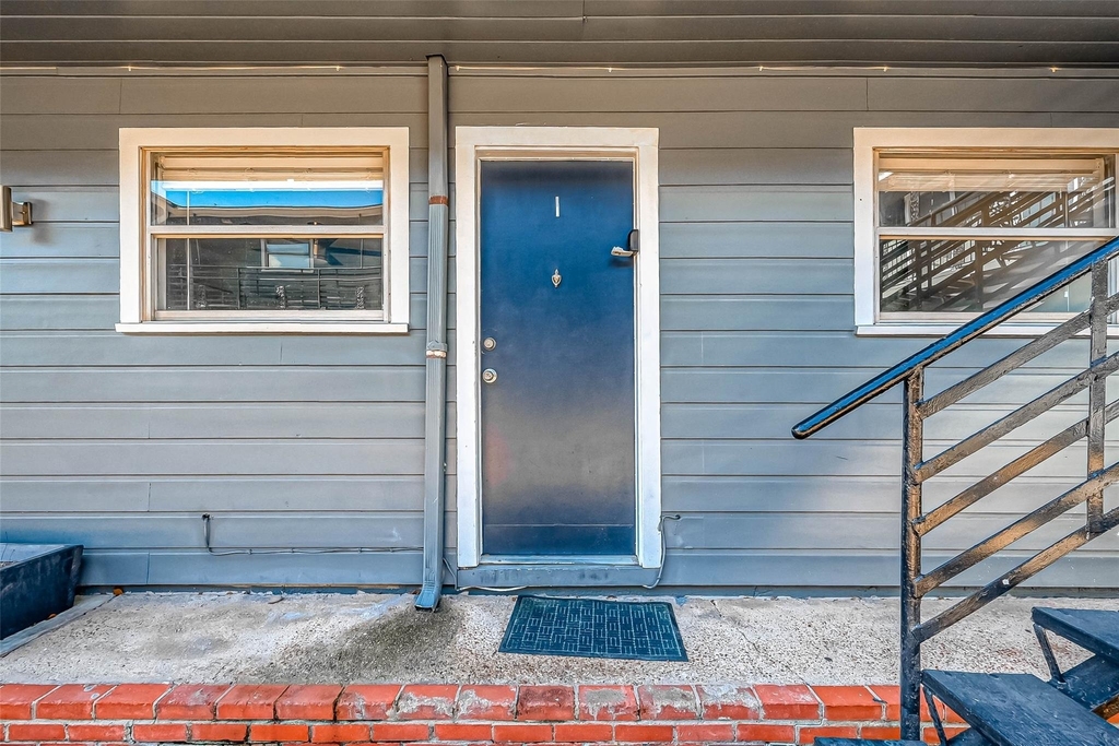 2420 Mcduffie Street - Photo 9