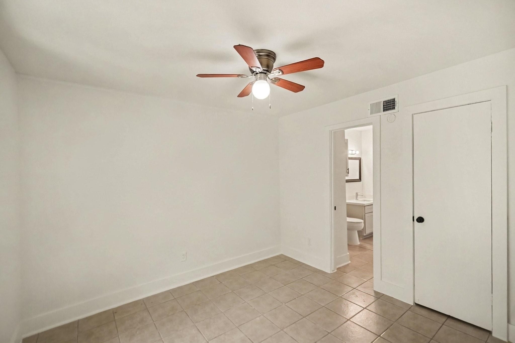 5704 Edgemoor Drive - Photo 13
