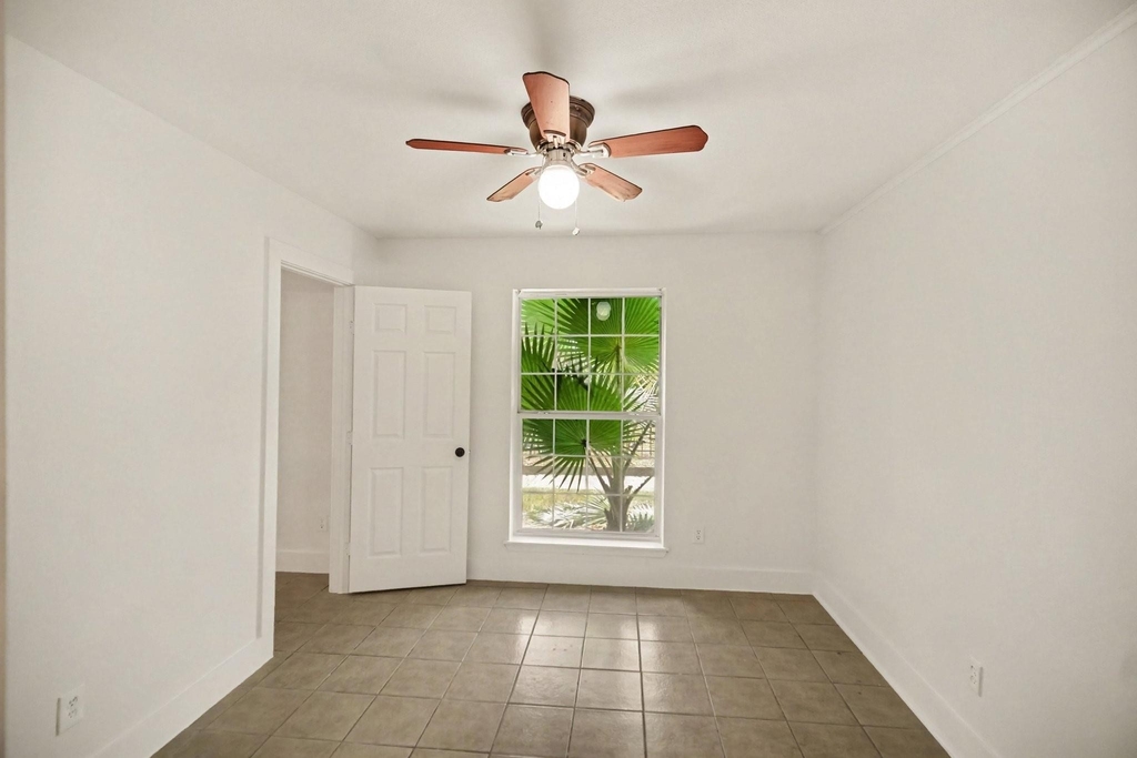 5704 Edgemoor Drive - Photo 15