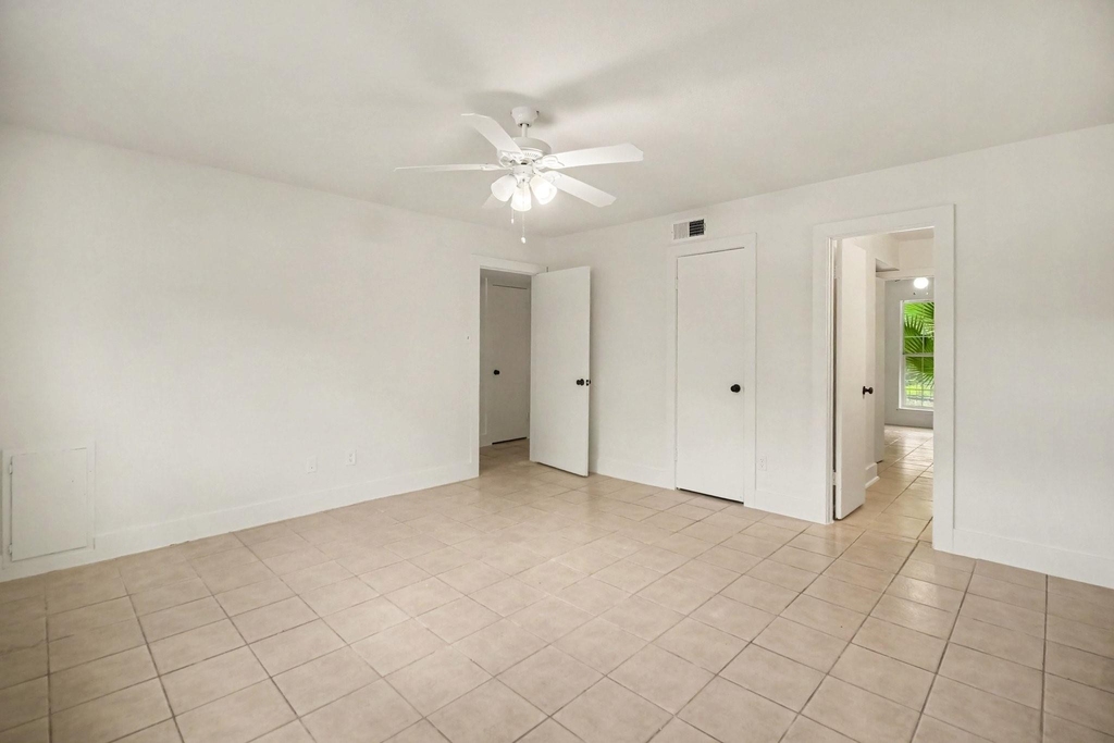 5704 Edgemoor Drive - Photo 10