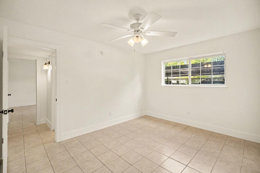 5704 Edgemoor Drive - Photo 6