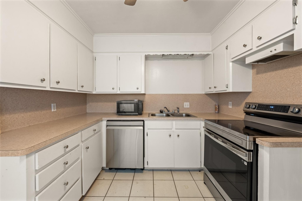 614 Normal Park Drive - Photo 15