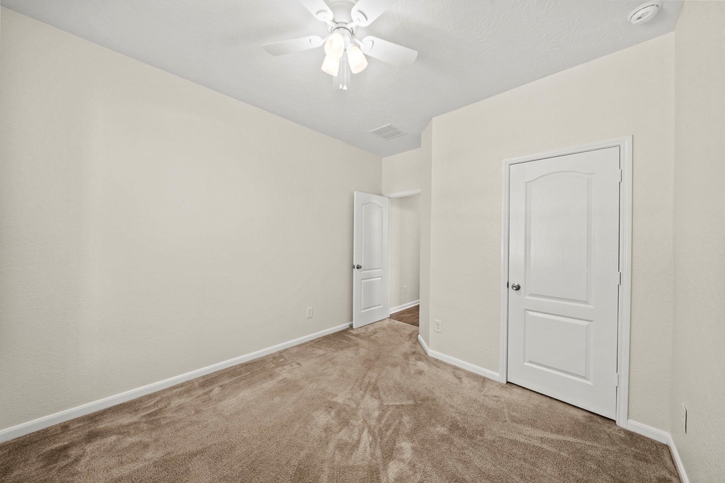 8908 Bear Mountain Court - Photo 14