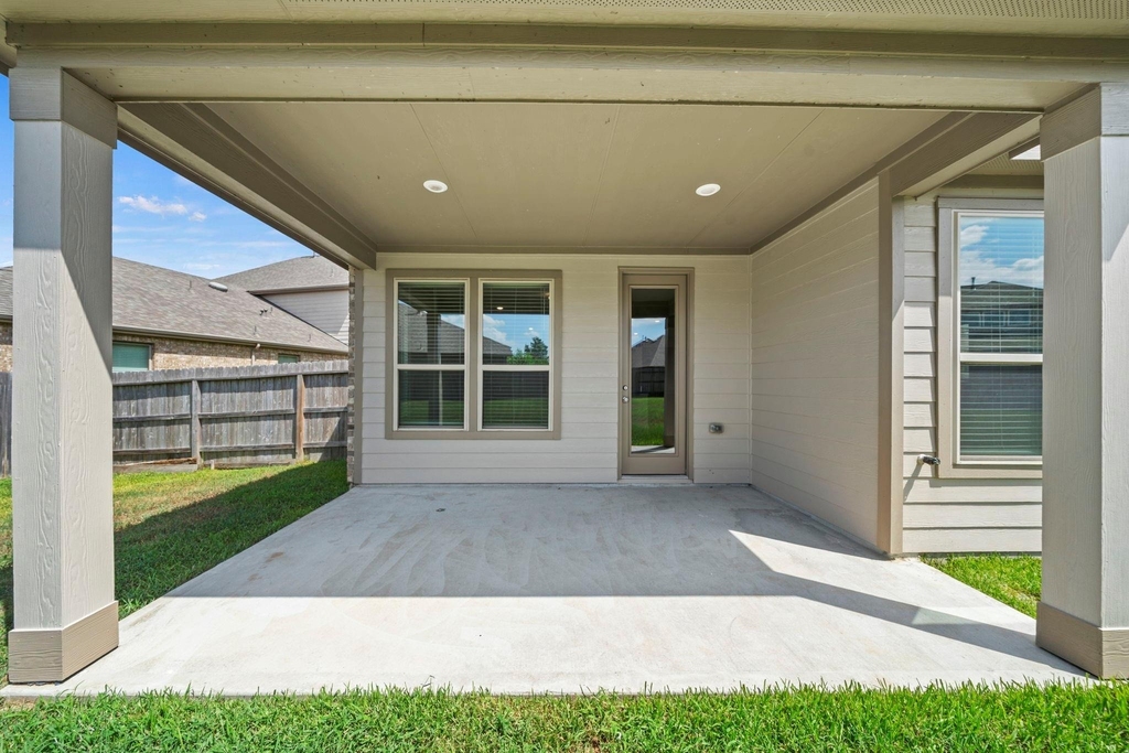 8908 Bear Mountain Court - Photo 18