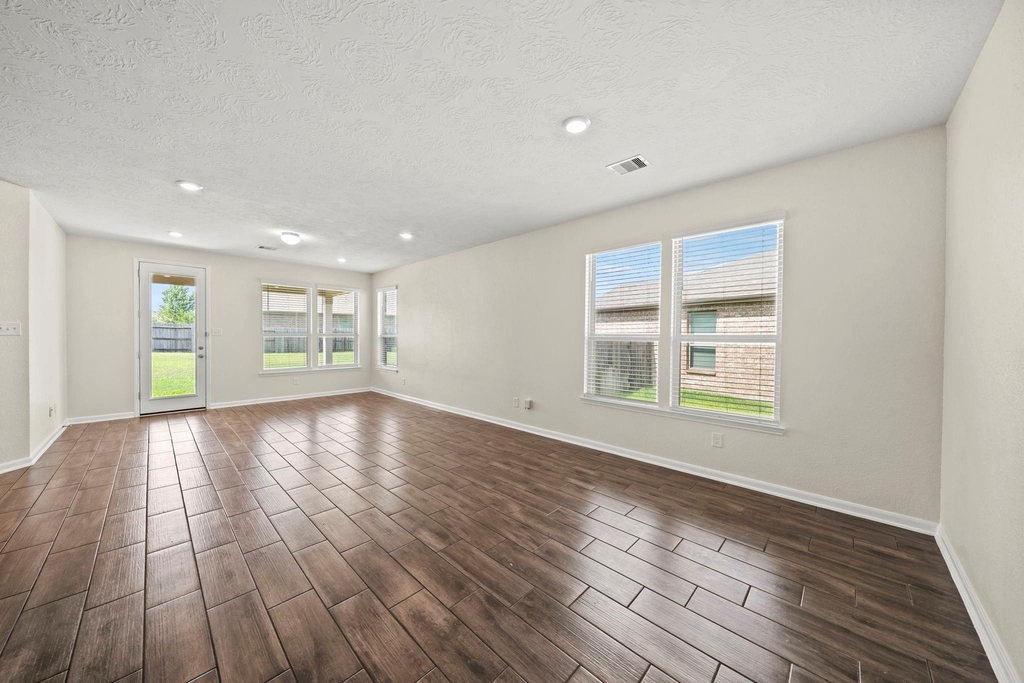 8908 Bear Mountain Court - Photo 2