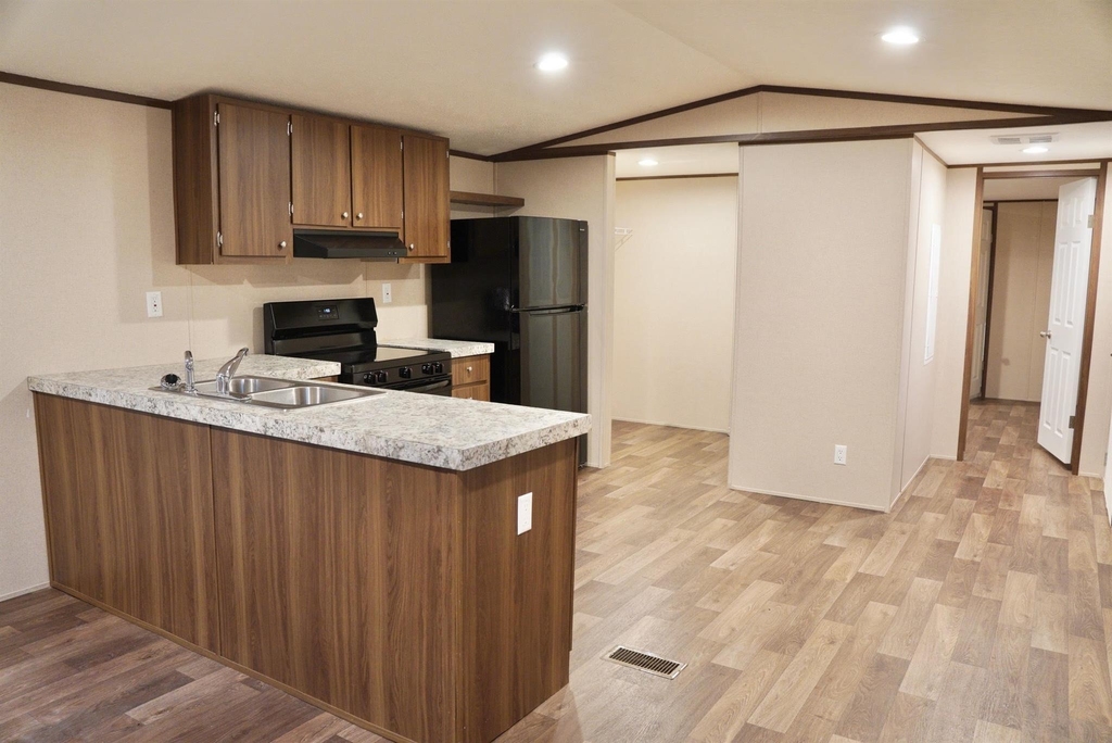 20452 Vick Dr - Photo 3
